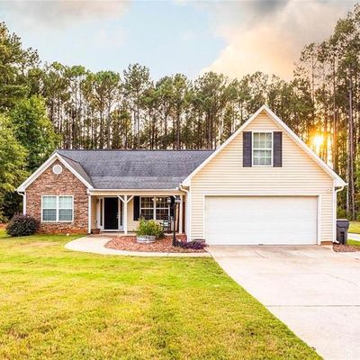 128 Laurel Ln, Social Circle, GA 30025