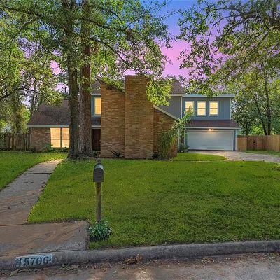 15706 Artoys Dr, Tomball, TX 77377