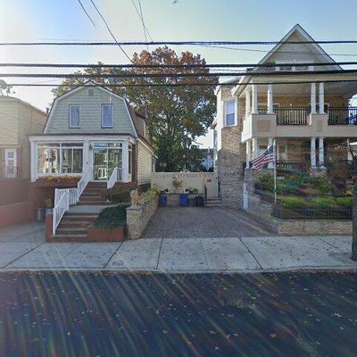 16 E 3 Rd St, Bayonne, NJ 07002