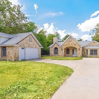 1612 Baker St, Joshua, TX 76058