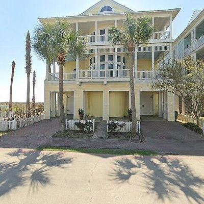 1701 Seaside Dr, Galveston, TX 77550