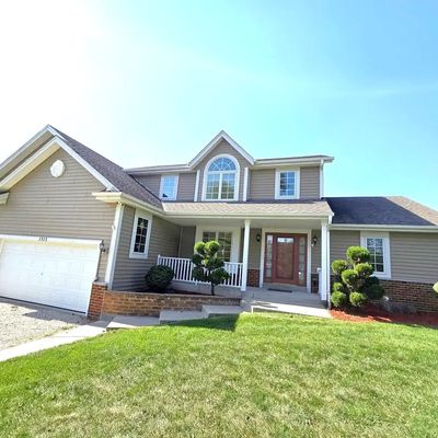 1515 S Green Hill Rd, New Berlin, WI 53146