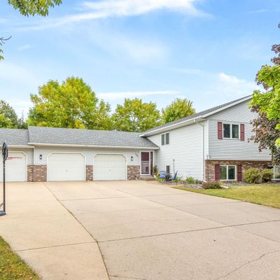 155 Orchard Ave Se, Hutchinson, MN 55350