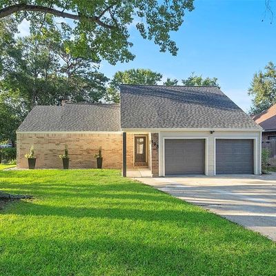 193 April Wind Dr E, Montgomery, TX 77356