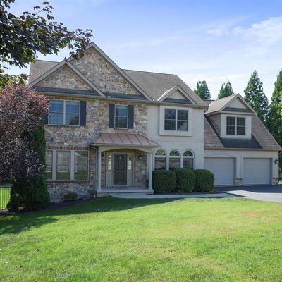 203 Encampment Ct, Spring Grove, PA 17362