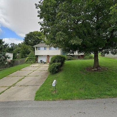 236 Pine Dr, Coraopolis, PA 15108