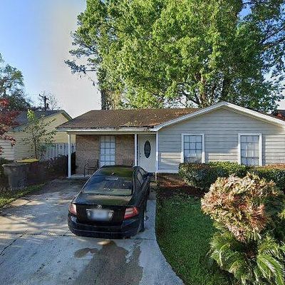 213 Executive Park Dr, Savannah, GA 31406