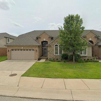 30241 Berghway Trl, Warren, MI 48092