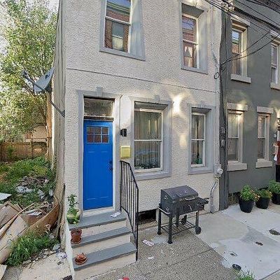 2636 Collins St, Philadelphia, PA 19125