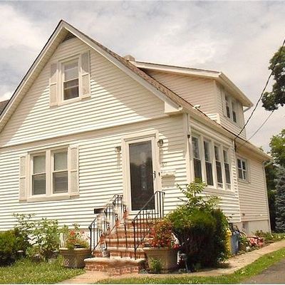 27 Bilton St, Teaneck, NJ 07666