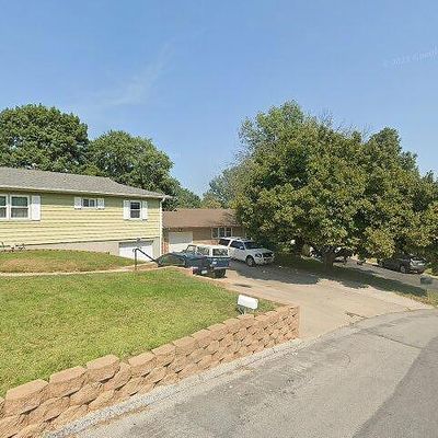 2711 Cedar St, Saint Joseph, MO 64503