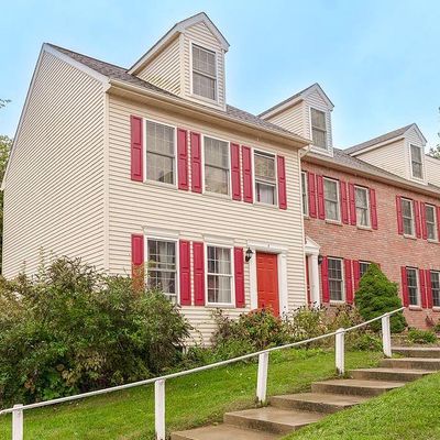 4 Weiser Ct, Womelsdorf, PA 19567