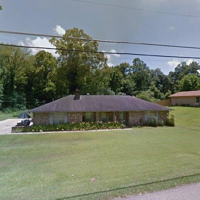 409 Lakeside Dr, Vicksburg, MS 39180