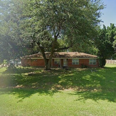 424 W Cypress Ave, Winnie, TX 77665