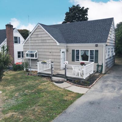 37 Sunset St, New London, CT 06320