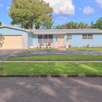 511 Nw 93 Rd Ter, Pembroke Pines, FL 33024