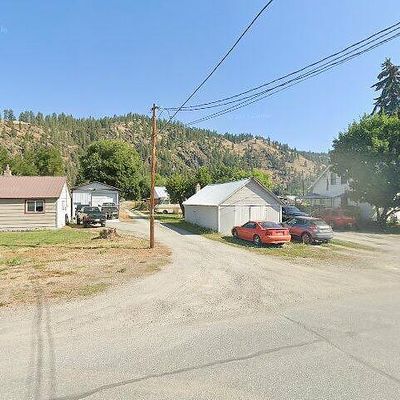 460 Kalmia St, Kettle Falls, WA 99141