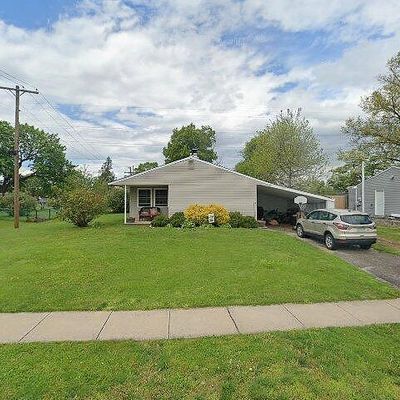 47 Edgewood Ln, Levittown, PA 19054