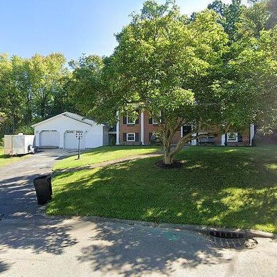 574 Bouquin Cir, Oil City, PA 16301