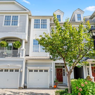 6 Skimmer Ln, Port Monmouth, NJ 07758