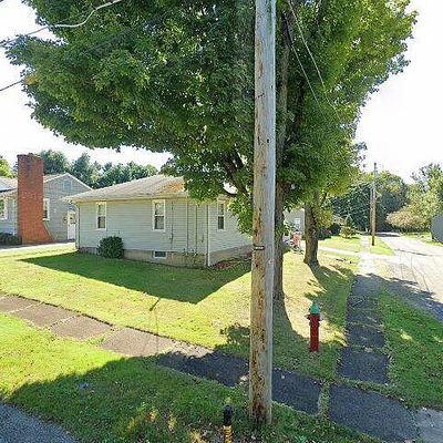 611 Elmwood Ave, Grove City, PA 16127