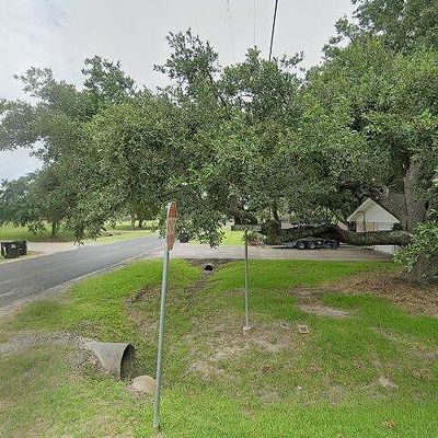 522 Meadowcroft Ln, Winnie, TX 77665