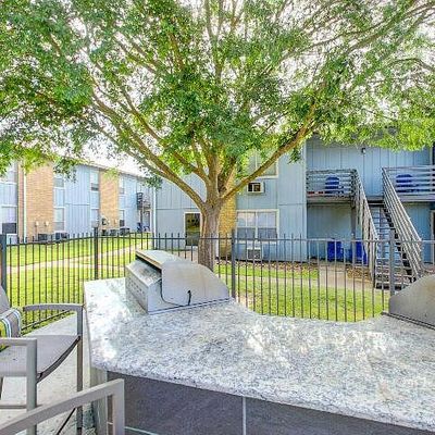 523 Southwest Pkwy #102, College Station, TX 77840