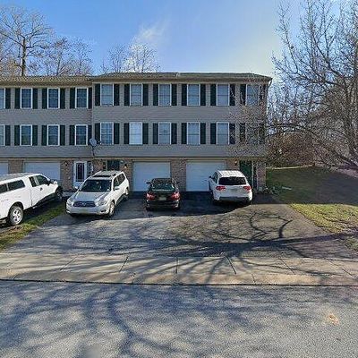 677 Rockwood Dr, Elizabethtown, PA 17022