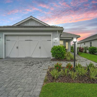 8193 Sternway Rd, Sarasota, FL 34240