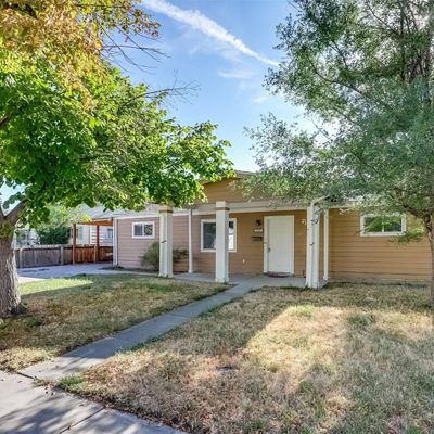 829 Vaughn St, Aurora, CO 80011