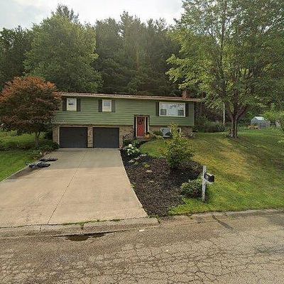 894 Green Dr, Coshocton, OH 43812