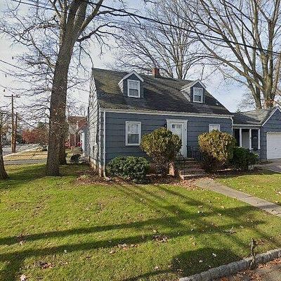 9 Hickory St, Dumont, NJ 07628