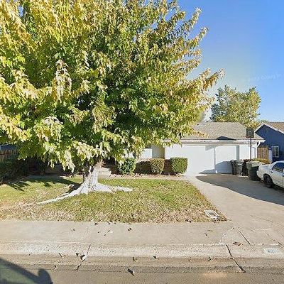 8011 Betty Lou Dr, Sacramento, CA 95828