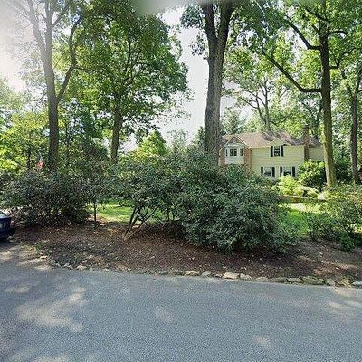 10 Hawthorne Rd, Essex Fells, NJ 07021