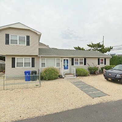 100 3 Rd Ave, Lavallette, NJ 08735