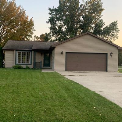 1000 6 Th St Ne, Roseau, MN 56751