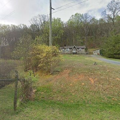 92 Timberlake St, Sparta, NC 28675