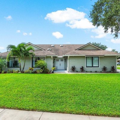 1009 Cherry Ln, Wellington, FL 33414