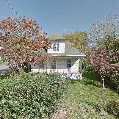 101 Oak St, Galax, VA 24333