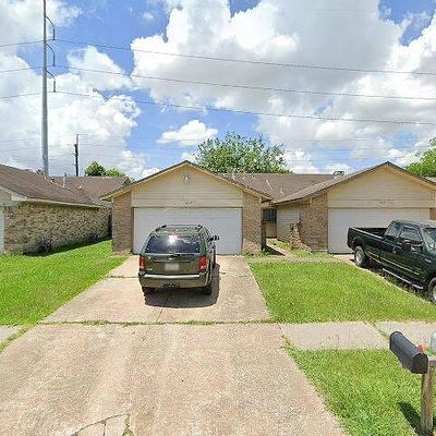 10143 Inwood Hollow Ln, Houston, TX 77088