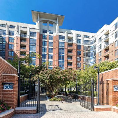 1021 N Garfield St #633, Arlington, VA 22201