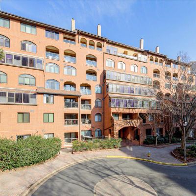 1029 N Stuart St N #704, Arlington, VA 22201