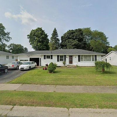 104 Woolacott Rd, Rochester, NY 14617