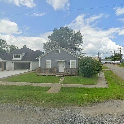 1302 Katy St, Port Neches, TX 77651