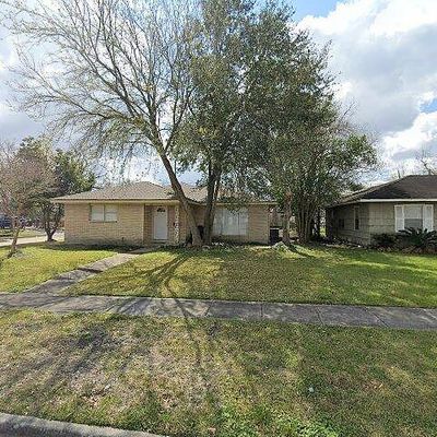 1302 Shawnee St, Houston, TX 77034