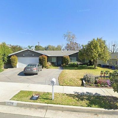 11516 Garrick Ave, Sylmar, CA 91342