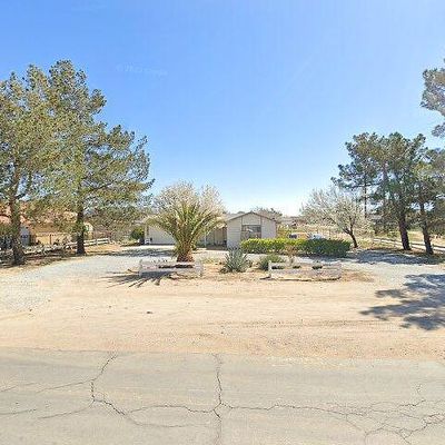 11909 Mohawk Rd, Apple Valley, CA 92308