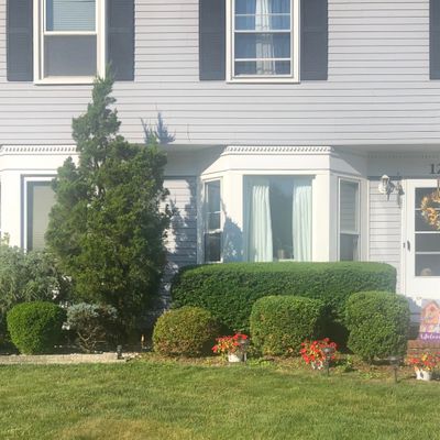 12 Carriage Ln, Englishtown, NJ 07726