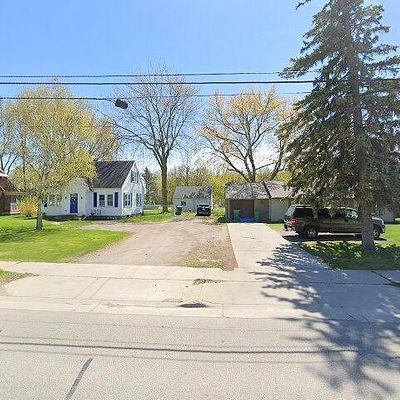 1215 Salzburg Ave, Bay City, MI 48706