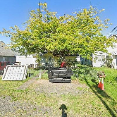 1217 N 3 Rd Ave, Kelso, WA 98626